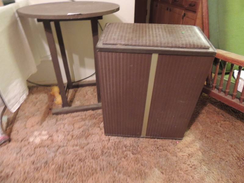 lot 340 image: ROUND SIDE TABLE 28H X 24D  CLOTHES HAMPER