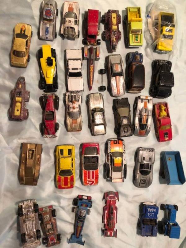 lot 677 image: MATCHBOX, HOT WHEEL, LESLEY  & KENNER  CARS