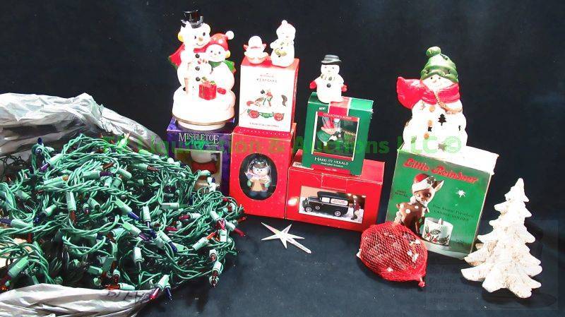 lot 12 image: Assorted Christmas ornaments and lights