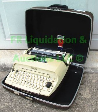 lot 13 image: Retro Sears power return electric 10 typewriter