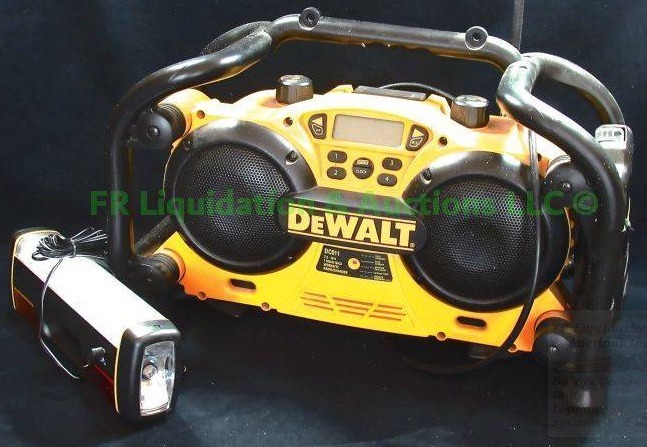 lot 21 image: Dewalt cordless worksite RadioCharger