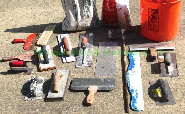 lot 32 image: Drywall tools as shown