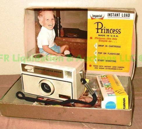 lot 35 image: Vintage Kodak Imperial Princess camera in original box with unused flash cubes