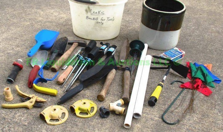 lot 37 image: Assorted gardening hand tools as shown