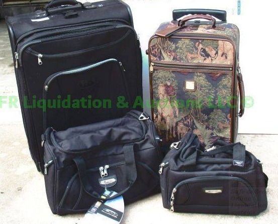 lot 59 image: Various canvas luggage