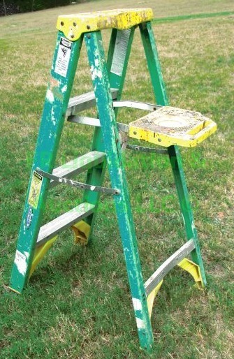 lot 68 image: Werner Electro-Master 4ft ladder