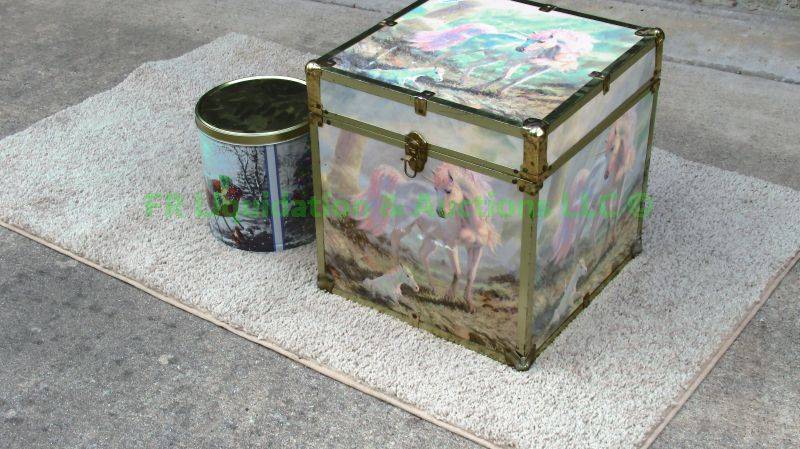lot 77 image: Entry rug, Horse theme storage chest plus