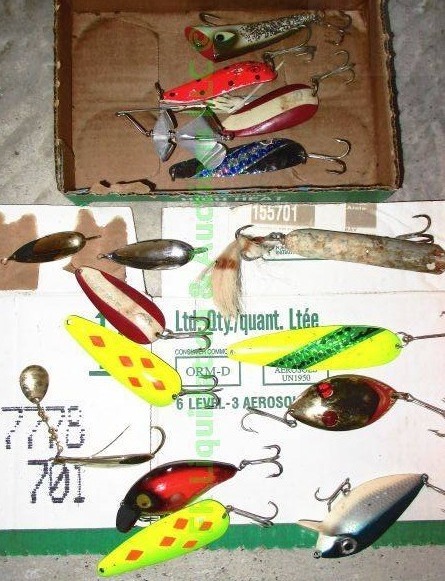 lot 91 image: Assorted fishing lures