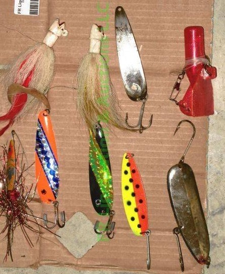 lot 93 image: Assorted fishing lures