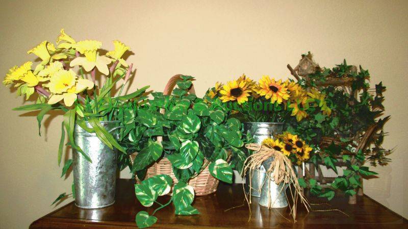 lot 108 image: Assorted artificial flowers