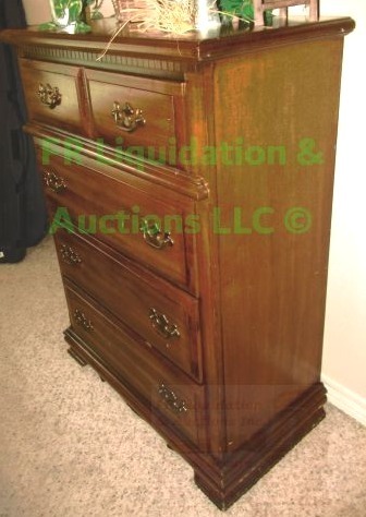 lot 111 image: Solid wood chest of drawers