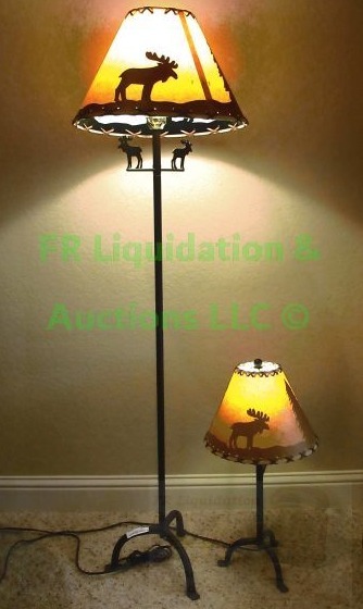 lot 101 image: Bull moose theme lamp set