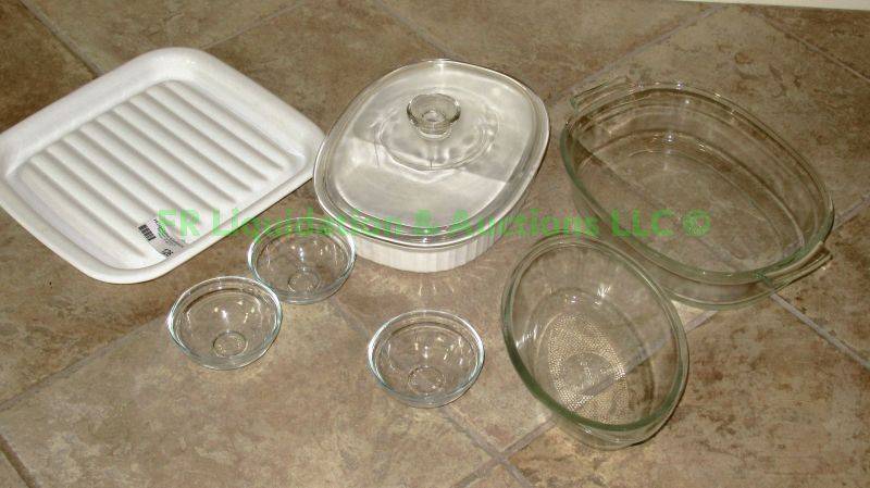 lot 126 image: Corning ware and Pyrex glass baking dishes