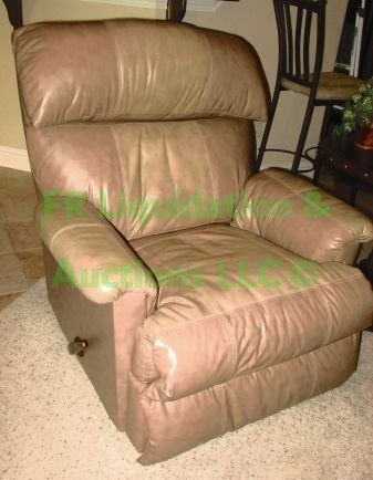 lot 97 image: United chair Co. la-z-boy style recliner