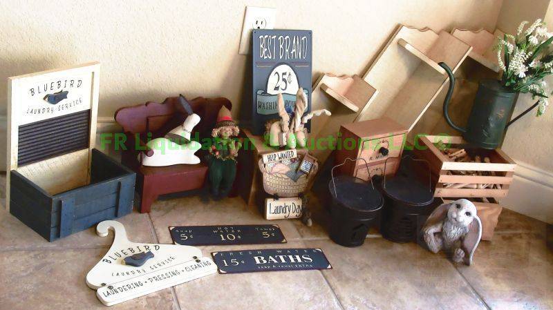 lot 136 image: Assorted home decor as shown