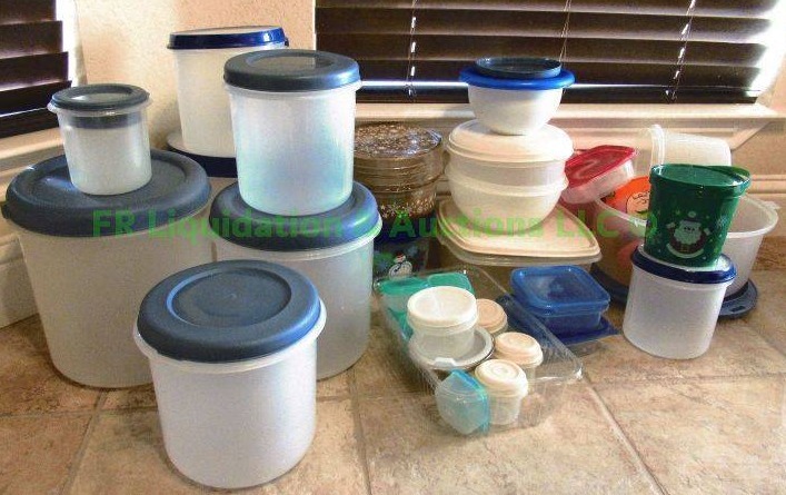 lot 169 image: Assorted plastic storage containers