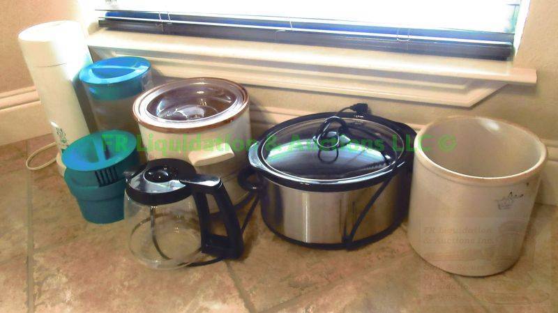 lot 130 image: Crock pots (2) and more