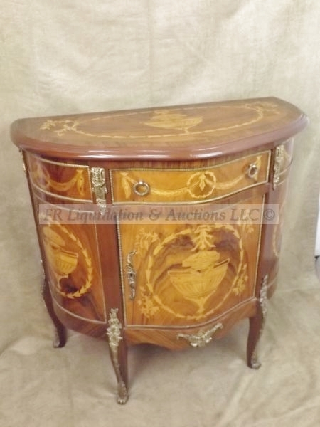 lot 2 image: Furniture