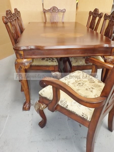 lot 3 image: Furniture