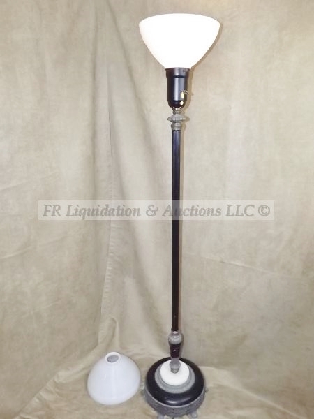 lot 7 image: Smoking lamp