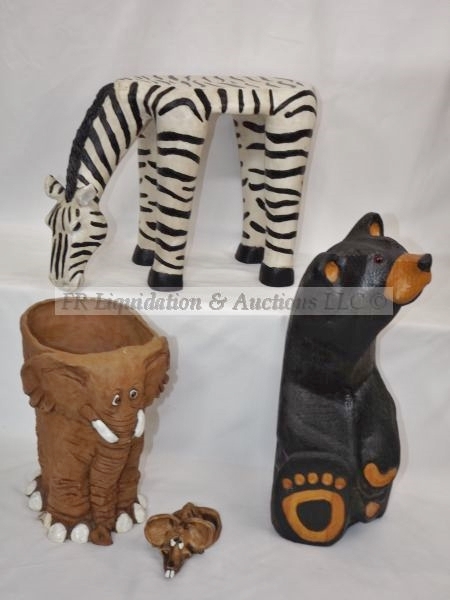 lot 16 image: Animals