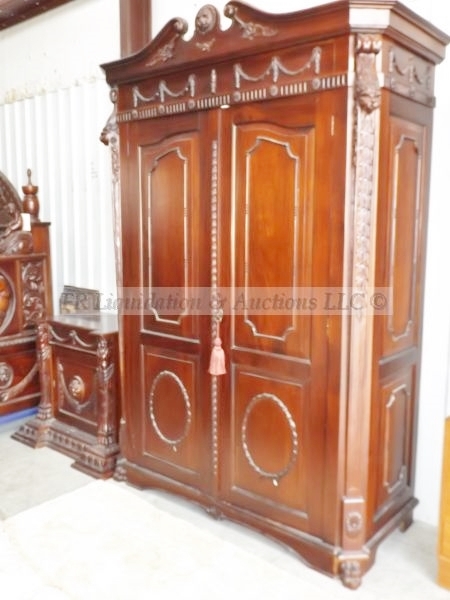 lot 19 image: Furniture