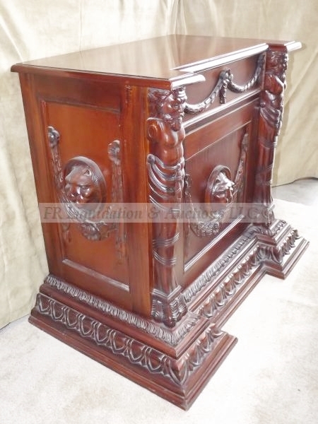 lot 20 image: Furniture