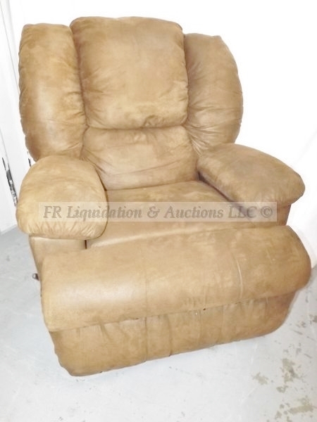 lot 30 image: Furniture
