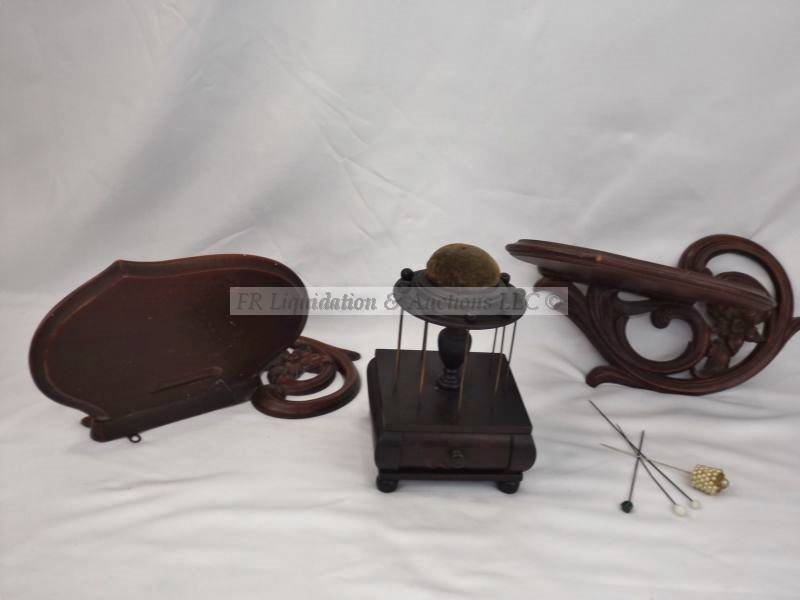 lot 43 image: Collectables
