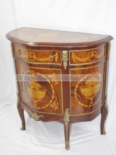 lot 52 image: Furniture