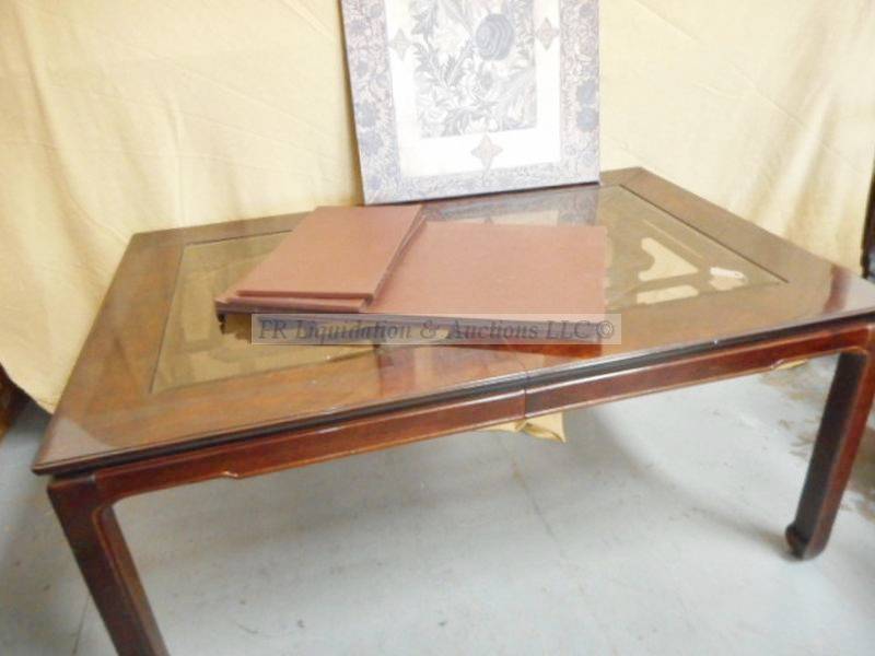 lot 112 image: Furniture
