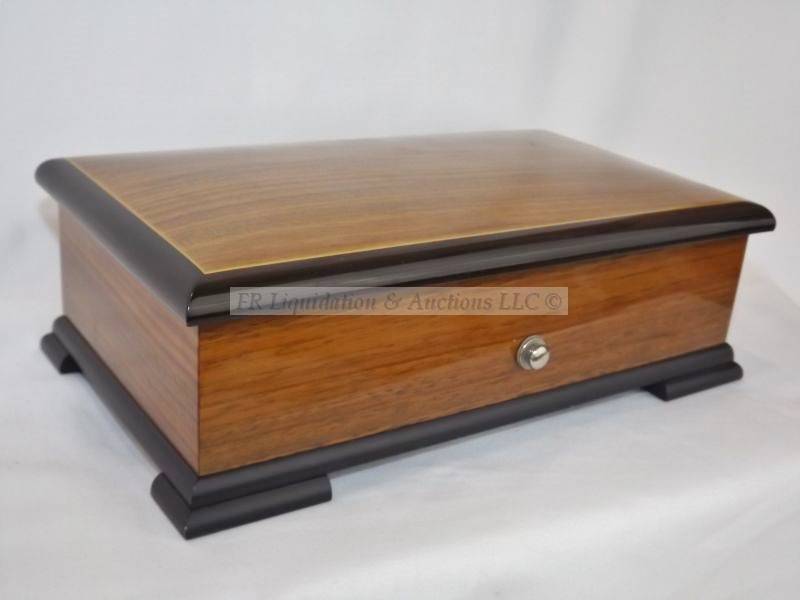 lot 88 image: Collectables