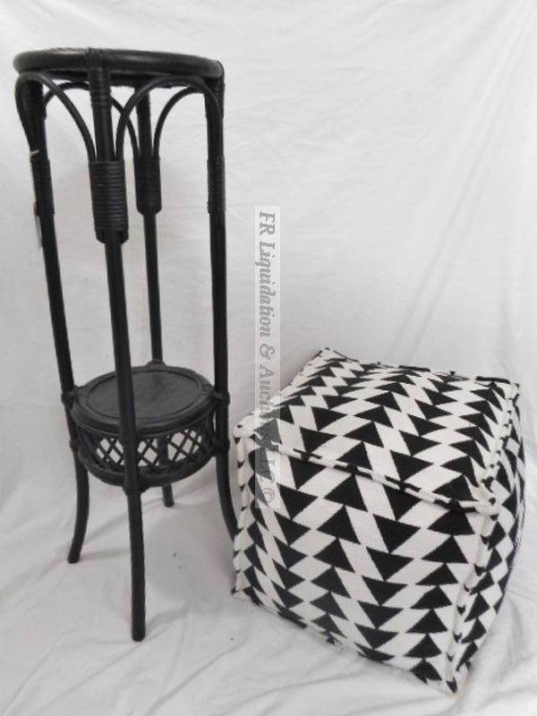 lot 120 image: Furniture