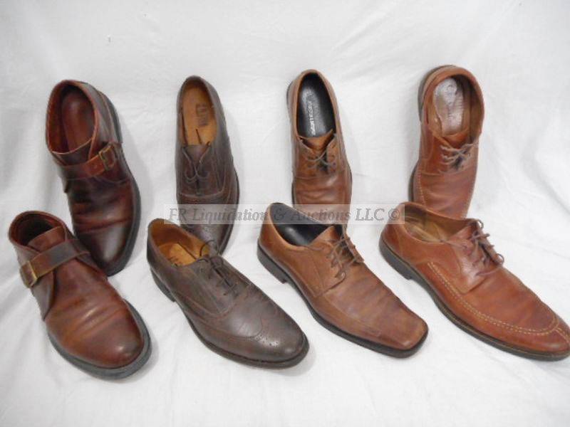 lot 119 image: Clothing and accessories