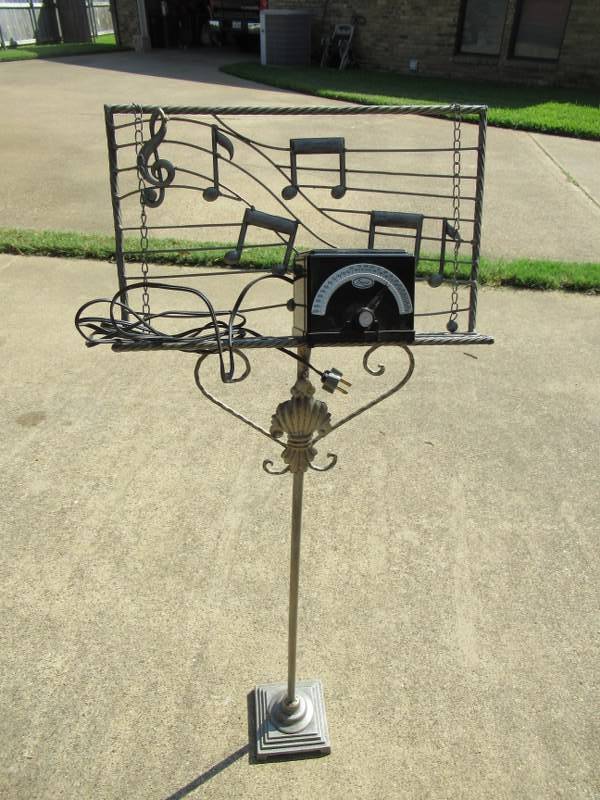 lot 10 image: MUSICAL