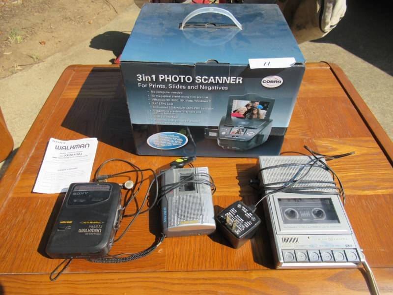 lot 11 image: ELECTRONICS