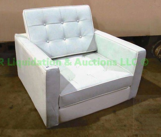 lot 18 image: Modern style lounge chair, missing metal base, matches lot 52