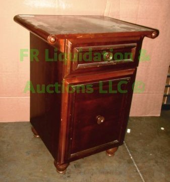 lot 38 image: Bombay Company telephone stand