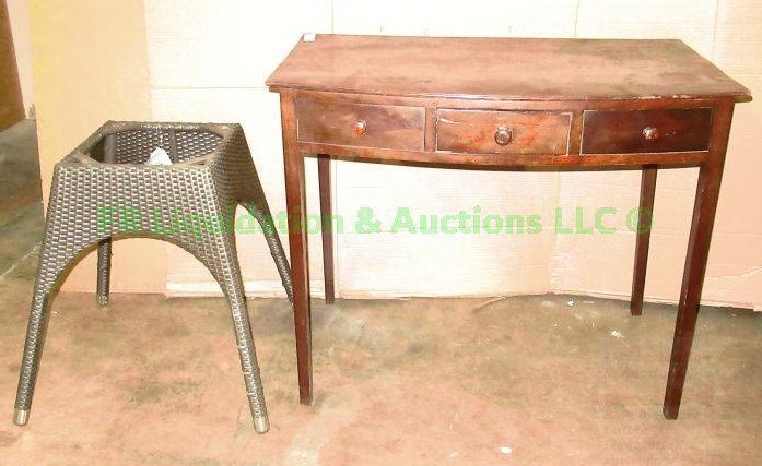 lot 59 image: Mid century entry hall table 23 x 36 x 29 plus