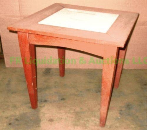 lot 109 image: Marble inset occasional table, 24 x 24 x 22