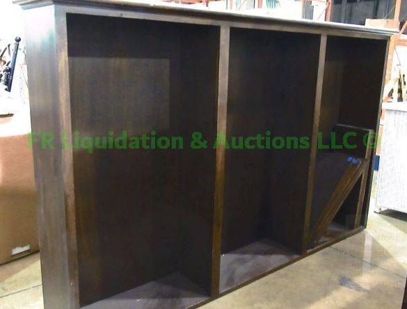 lot 99 image: Triple section bookcase with adjustable shelves, 94 x 14 x 57