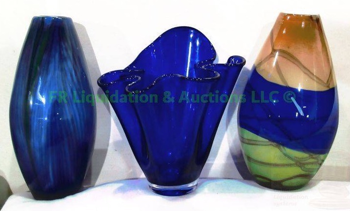 lot 133 image: Glass art vases, approx. 12 tall