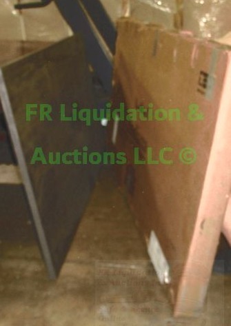 lot 136 image: Table top in box plus