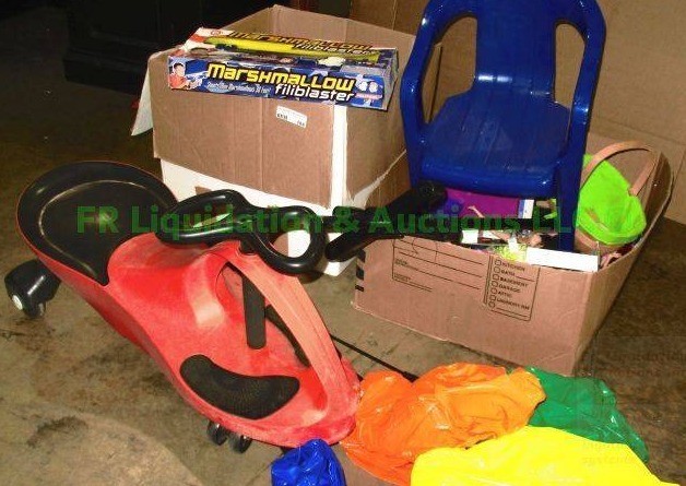 lot 184 image: Assorted childrens toys as shown