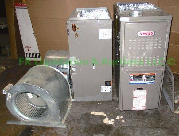 lot 210 image: Lennox AC system model CH33-31A-2F-3 plus accessories