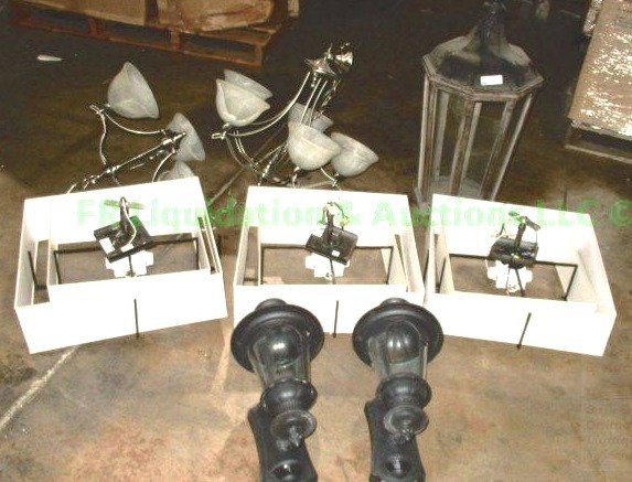 lot 212 image: Assorted modern and antique style lighting fixtures