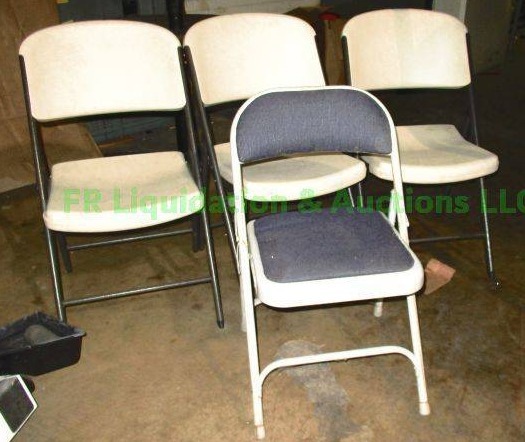 lot 251 image: Lifetime folding chairs, 4 count