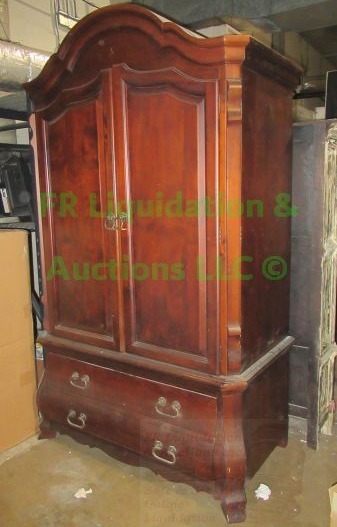 lot 293 image: Solid wood door drawer storage armoire, 85 x 47 x 27
