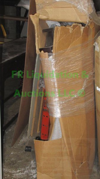 lot 314 image: Thomasville furniture dining table in box