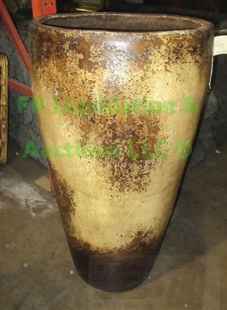 lot 331 image: Large planter vase 39 tall x 20 wide at top
